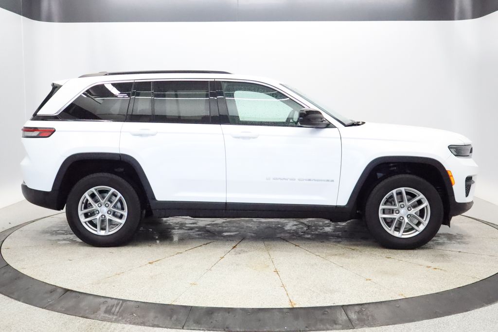 Thumbnail: 2024 Jeep Grand Cherokee - 8