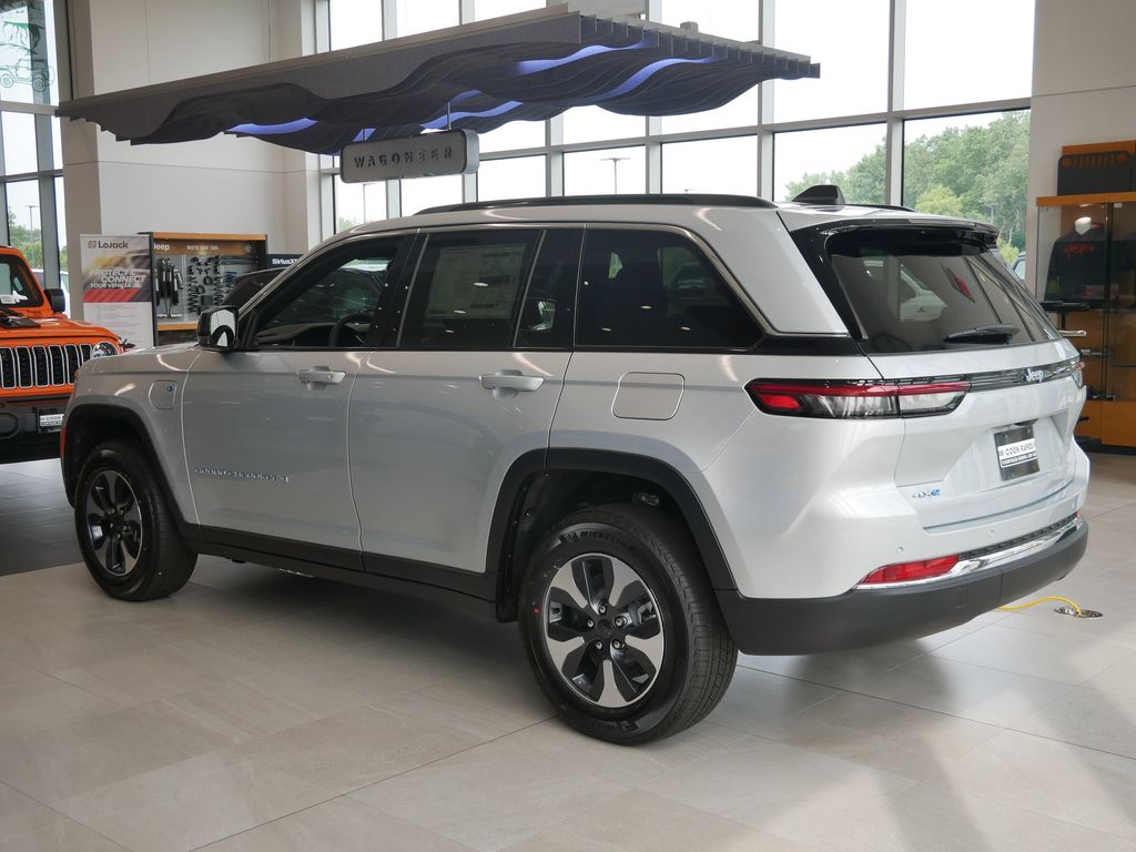 Thumbnail: 2025 Jeep Grand Cherokee - 2