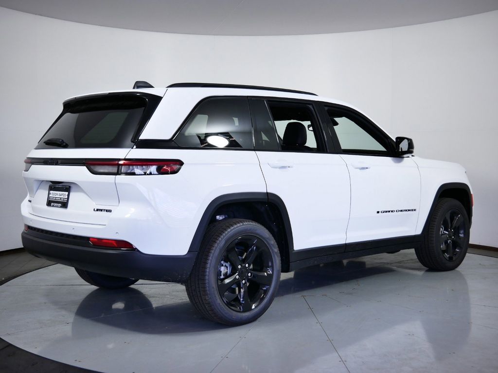 Thumbnail: 2025 Jeep Grand Cherokee - 10