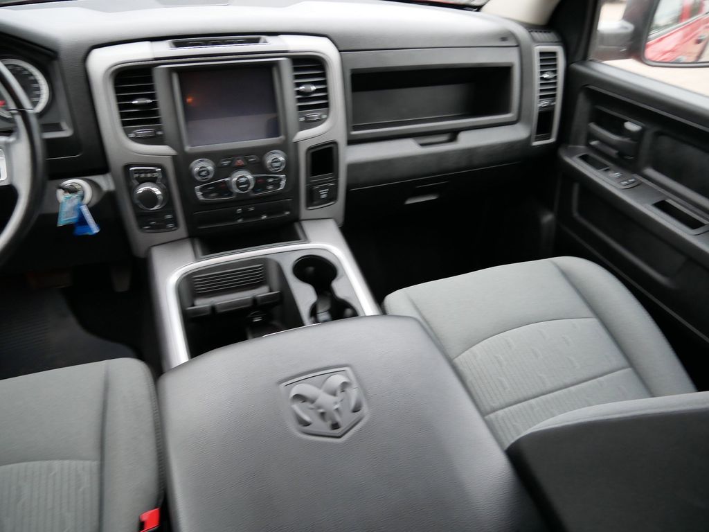 Thumbnail: 2022 RAM 1500 Classic - 25