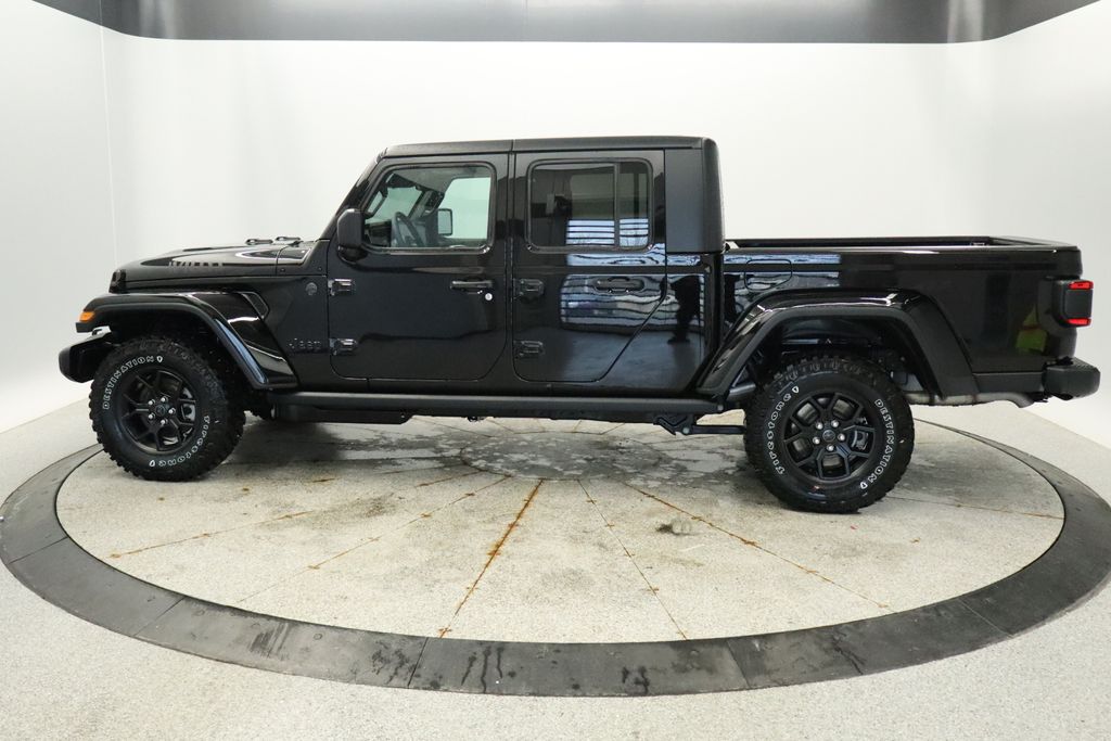 Thumbnail: 2026 Jeep Gladiator - 3