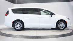 Thumbnail: 2026 Chrysler Voyager - 18