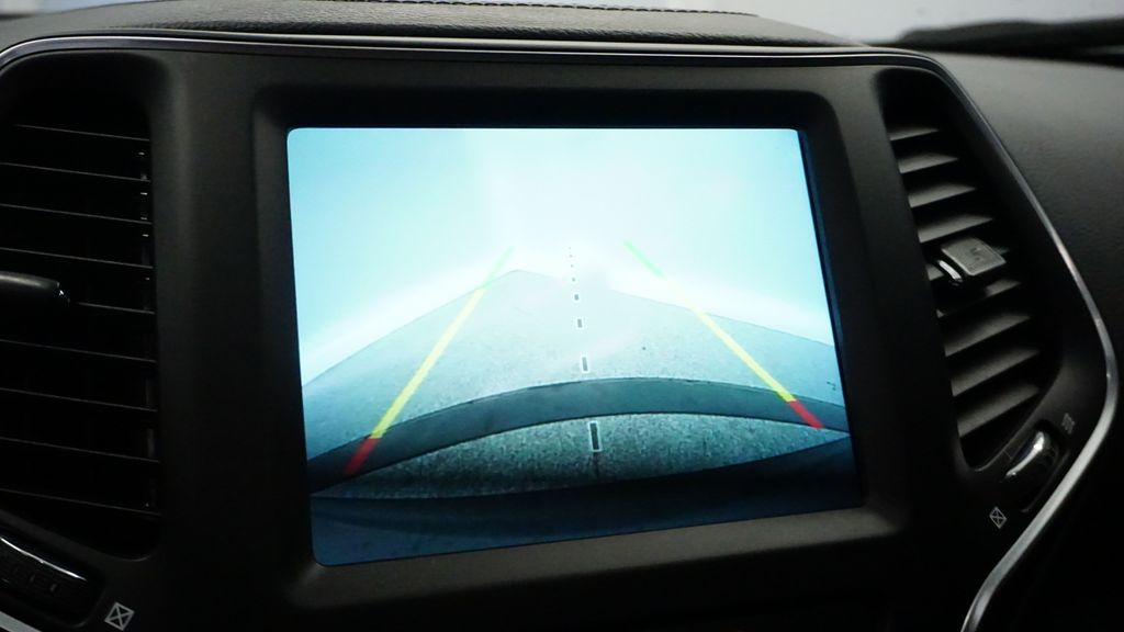 Thumbnail: 2022 Jeep Cherokee - 34