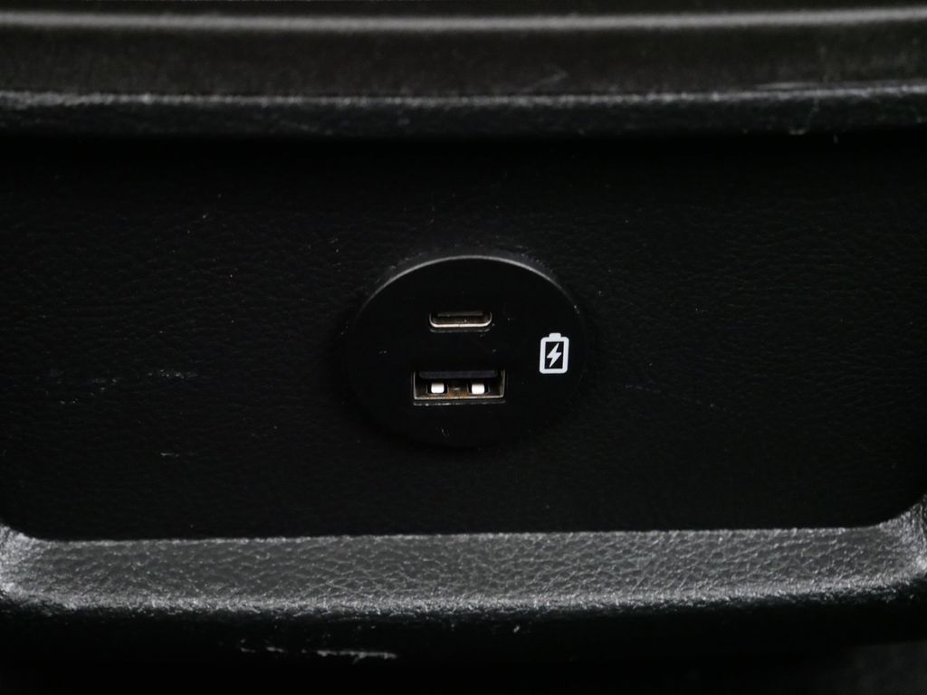 Thumbnail: 2022 Ford Edge - 23