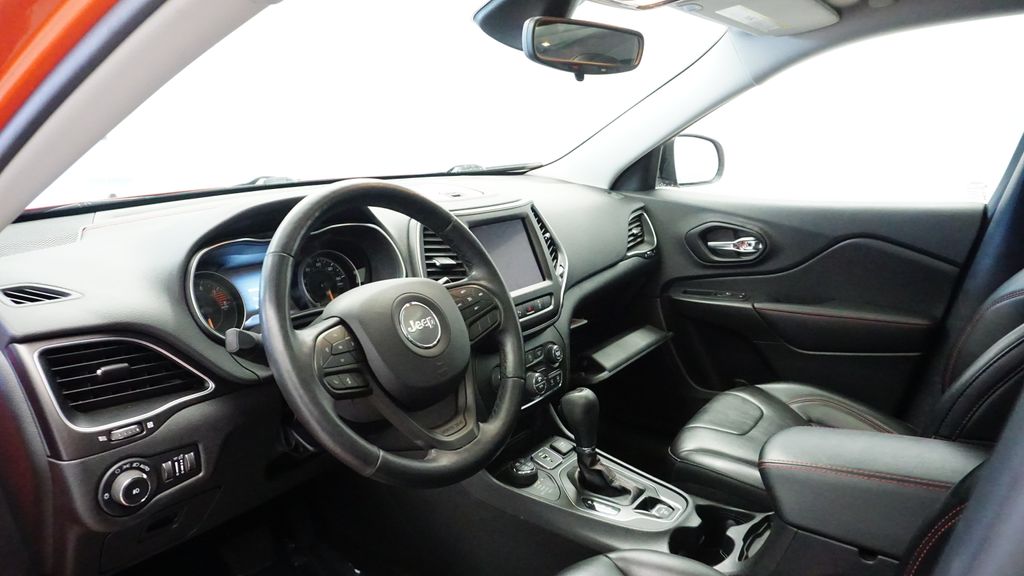 Thumbnail: 2021 Jeep Cherokee - 25