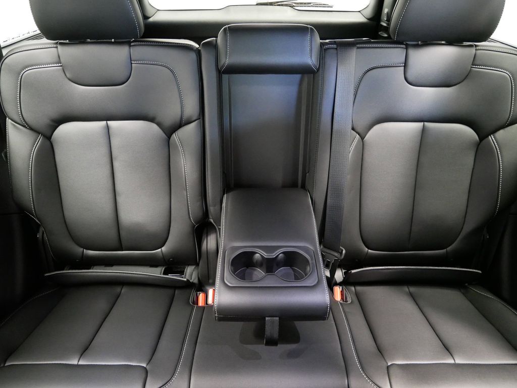 Thumbnail: 2025 Jeep Grand Cherokee - 20