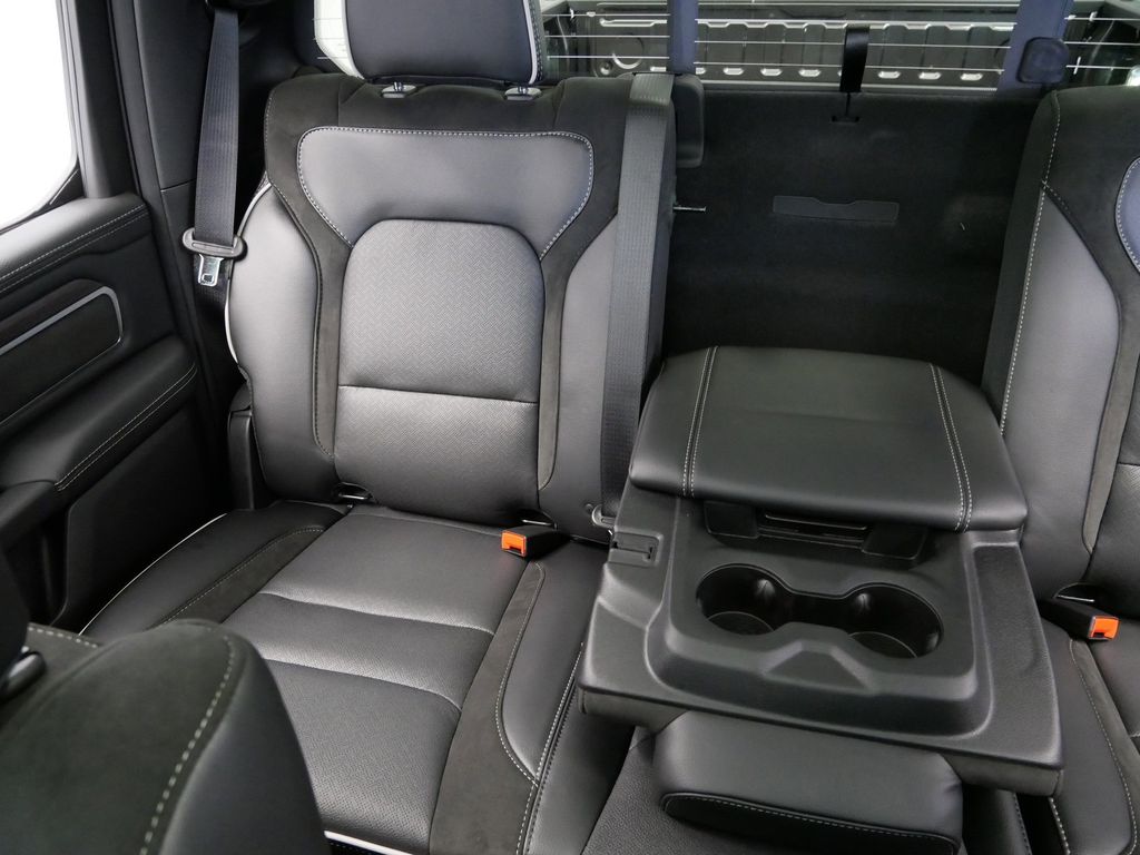 Thumbnail: 2026 RAM 1500 - 32