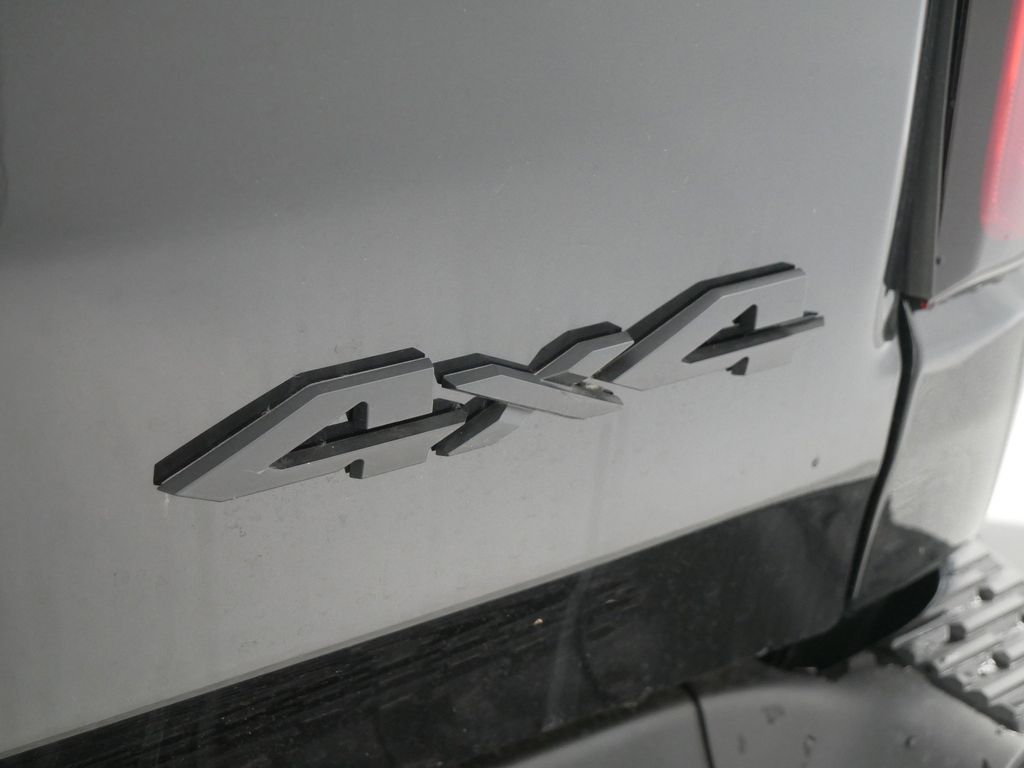 Thumbnail: 2025 RAM 1500 - 18