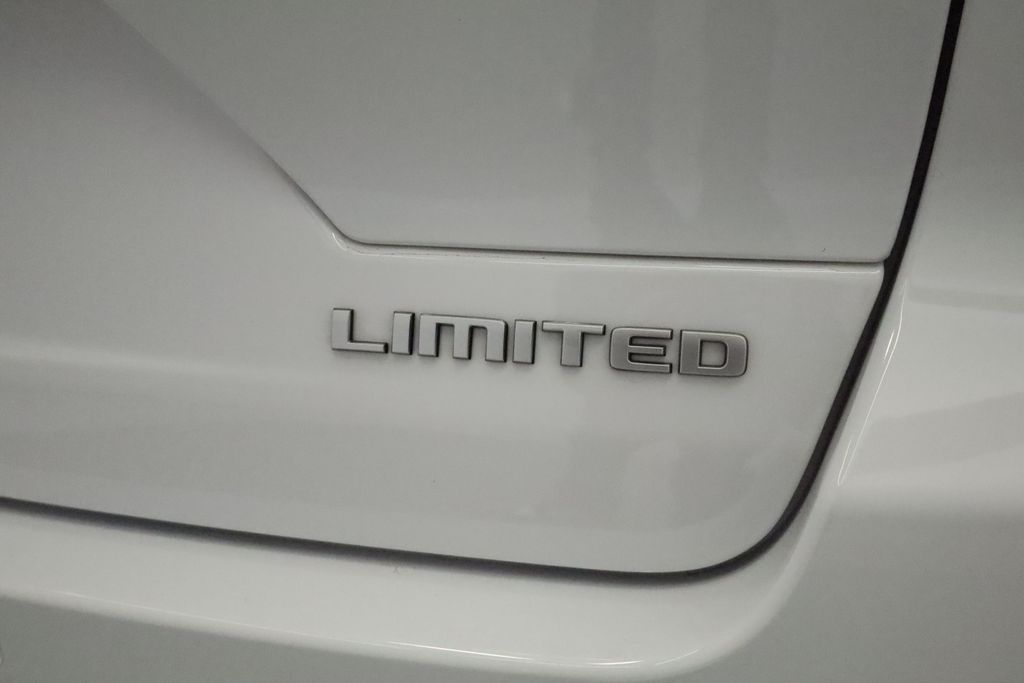 Thumbnail: 2025 Jeep Grand Cherokee - 19