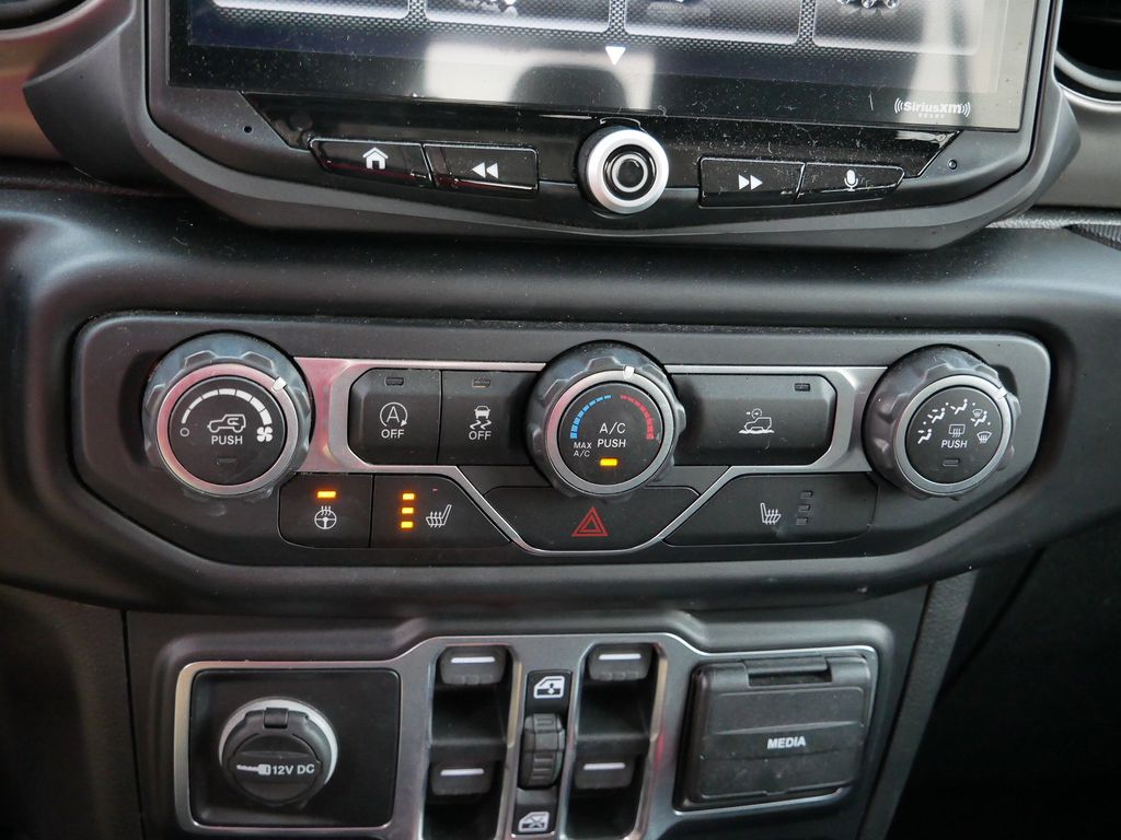 Thumbnail: 2020 Jeep Gladiator - 30