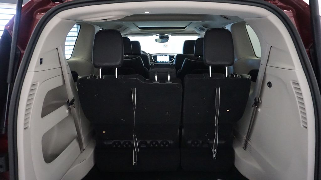 Thumbnail: 2023 Chrysler Pacifica - 18