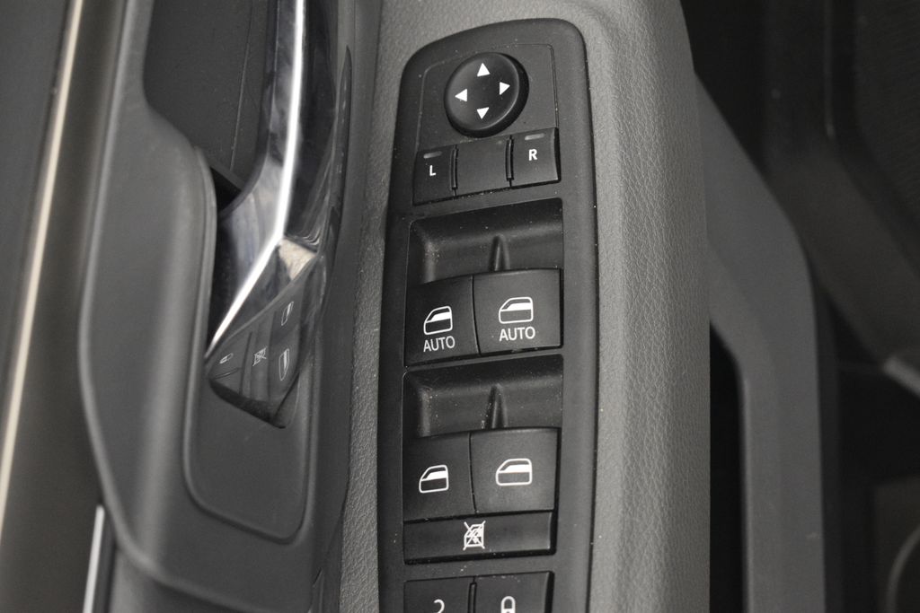 Thumbnail: 2019 RAM 1500 Classic - 35