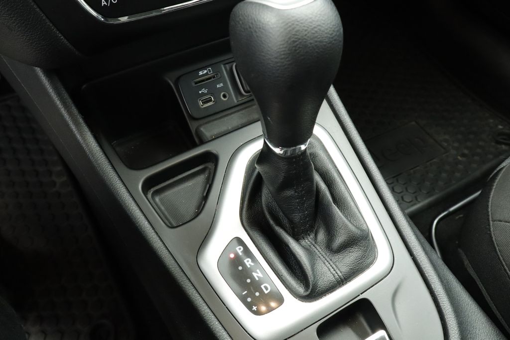Thumbnail: 2014 Jeep Cherokee - 30