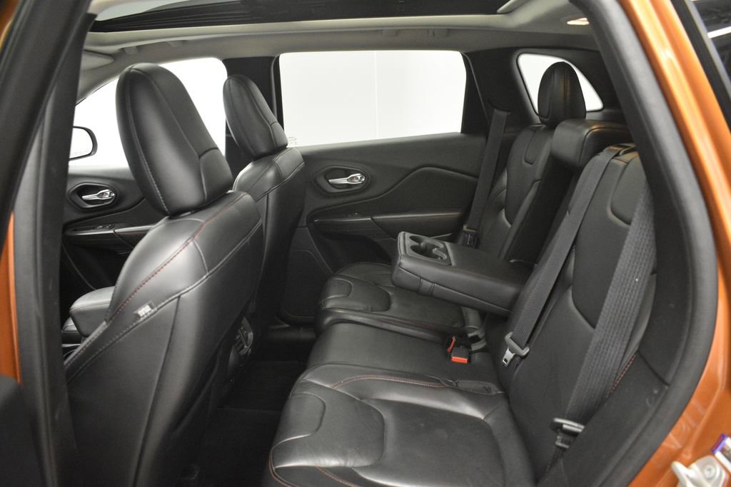 Thumbnail: 2016 Jeep Cherokee - 30