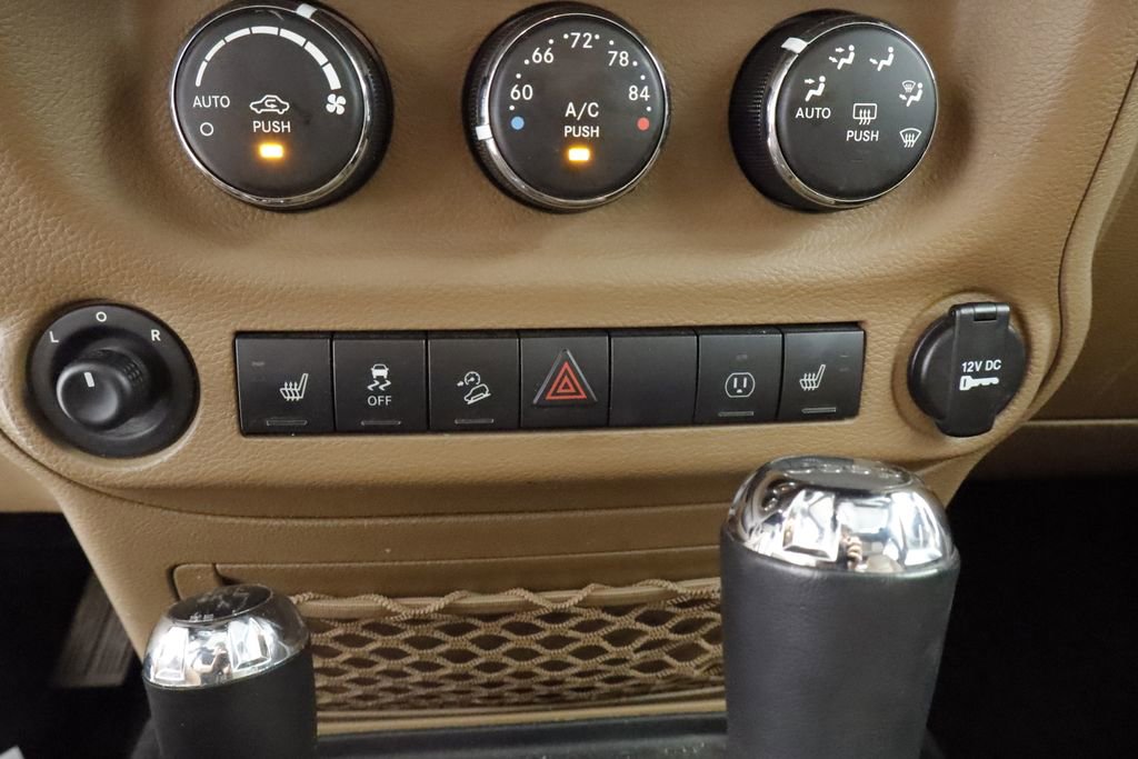 Thumbnail: 2017 Jeep Wrangler - 25