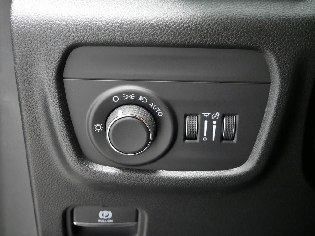 Thumbnail: 2025 Jeep Grand Cherokee - 24