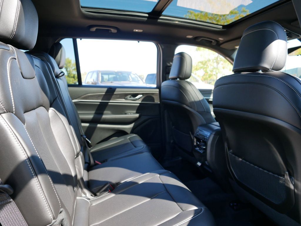 Thumbnail: 2025 Jeep Grand Cherokee L - 26