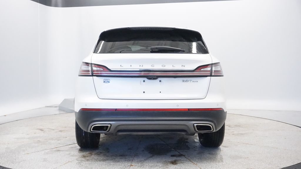 Thumbnail: 2019 Lincoln Nautilus - 4