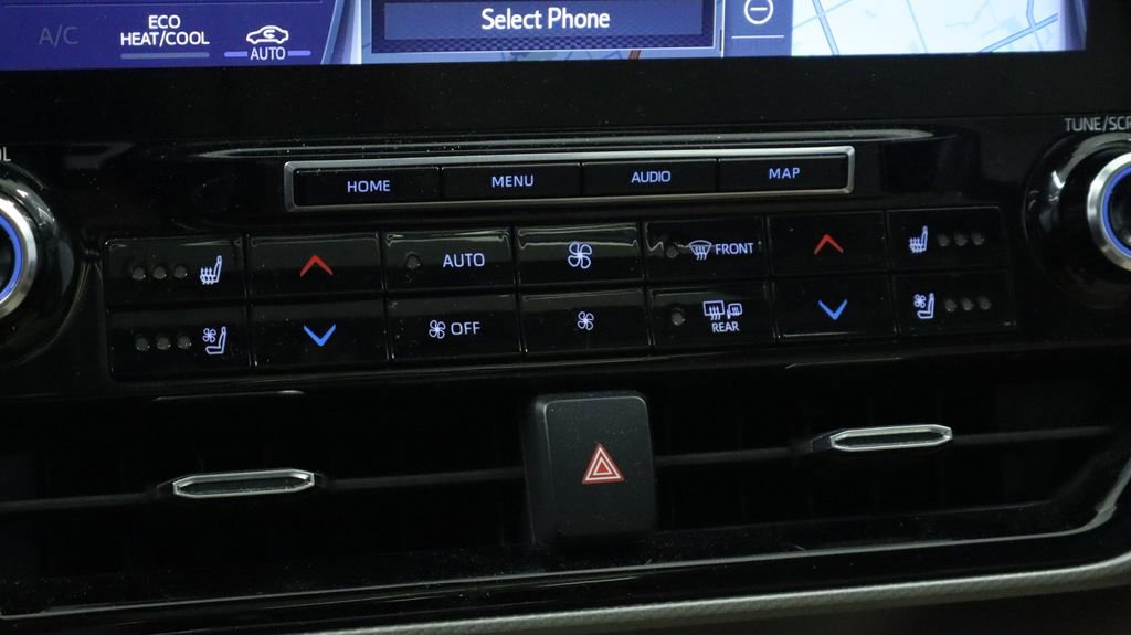 Thumbnail: 2022 Toyota Highlander - 39