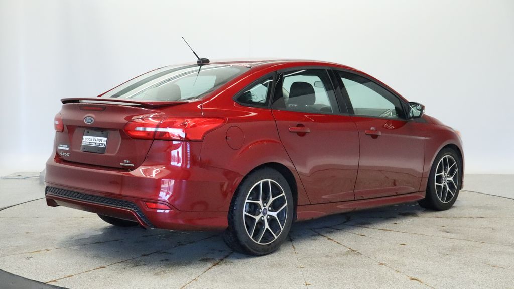 Thumbnail: 2015 Ford Focus - 5