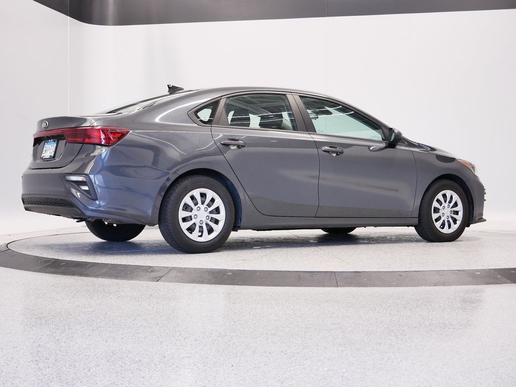 Thumbnail: 2021 Kia Forte - 4