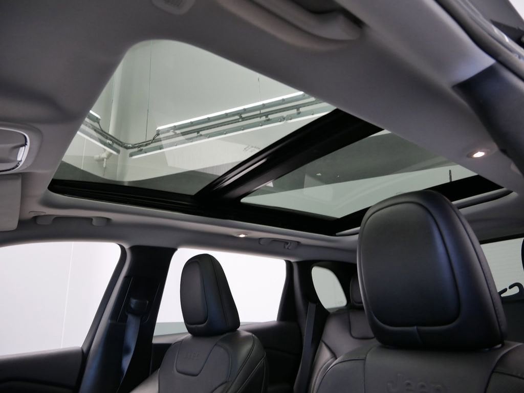 Thumbnail: 2022 Jeep Cherokee - 4