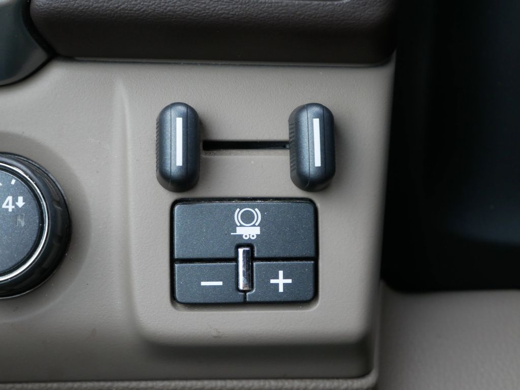 Thumbnail: 2016 Chevrolet Tahoe - 24