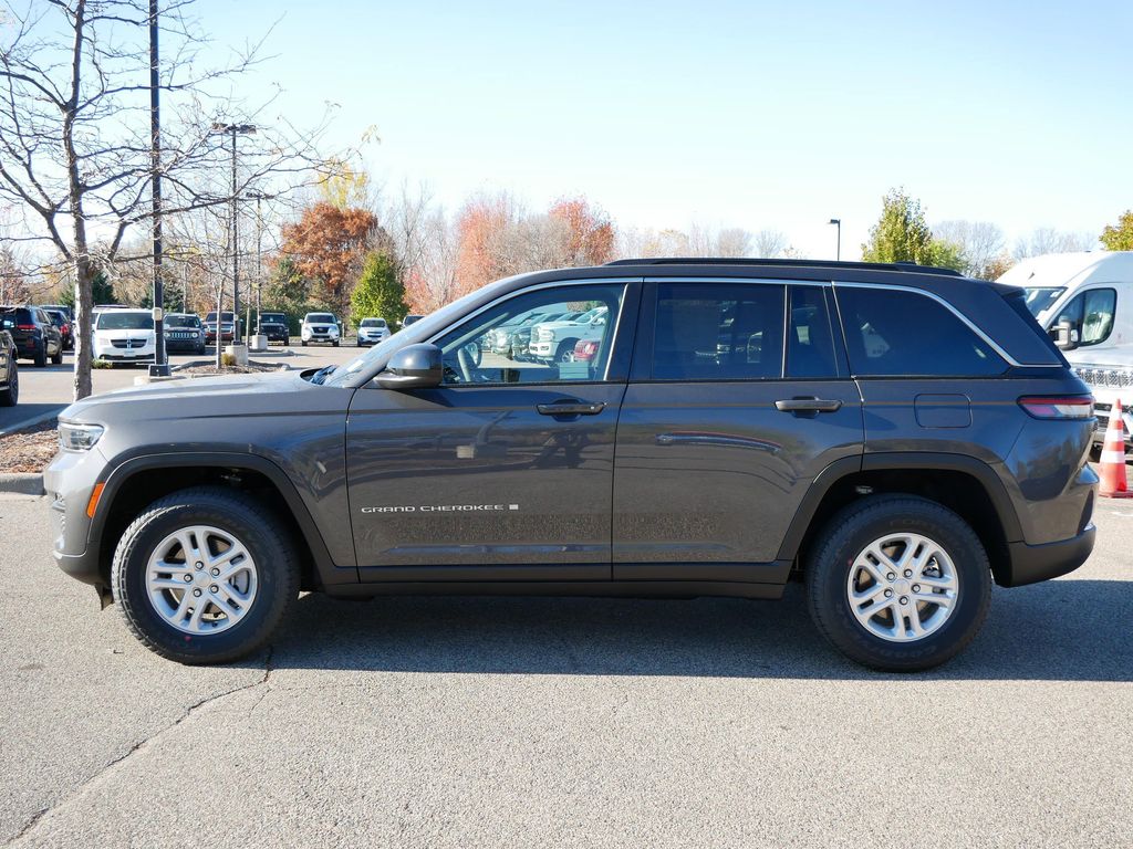 Thumbnail: 2025 Jeep Grand Cherokee - 16