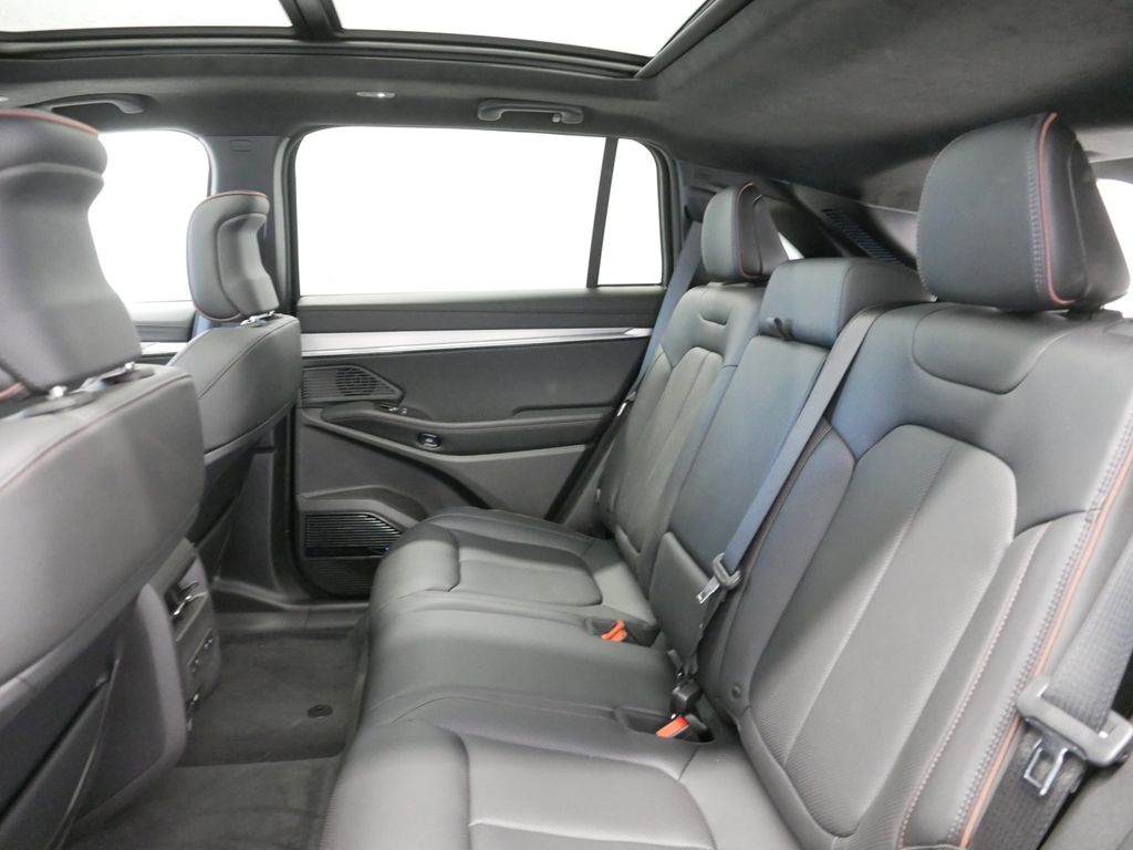 Thumbnail: 2024 Jeep Wagoneer S - 31