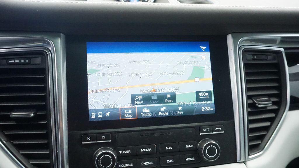 Thumbnail: 2017 Porsche Macan - 31