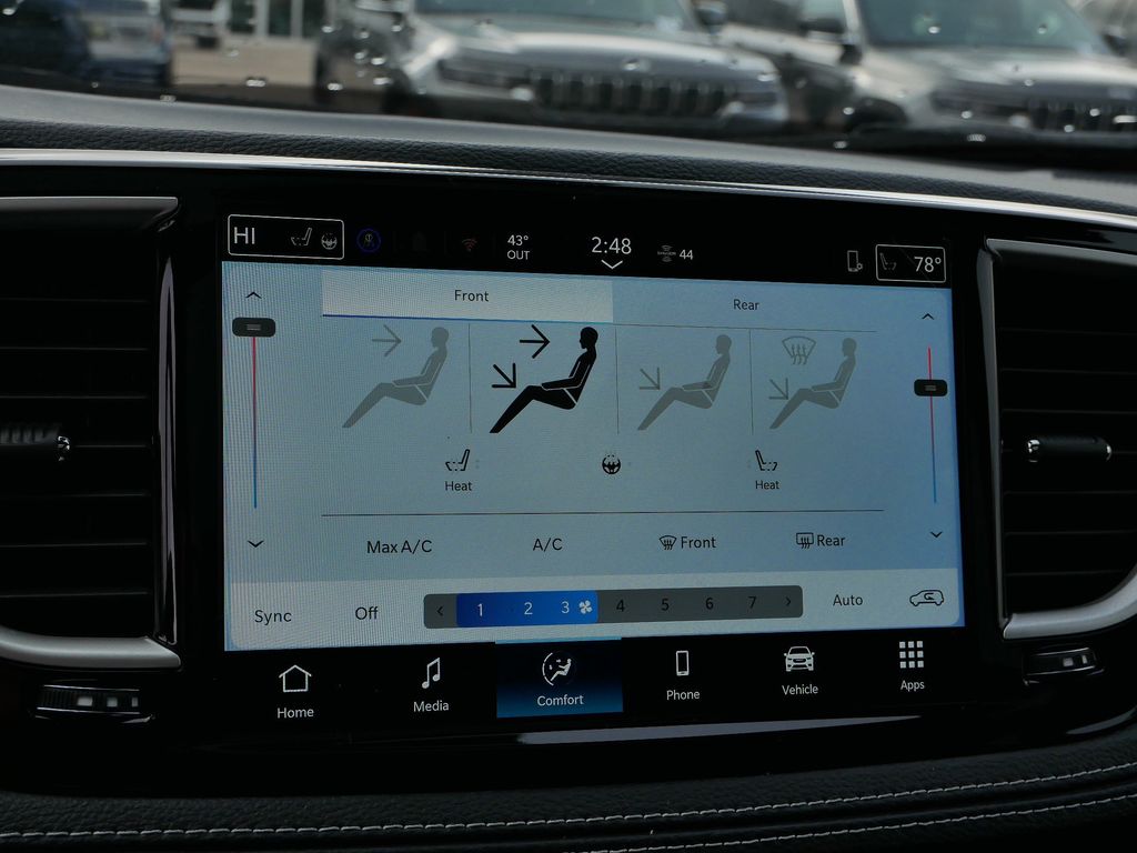 Thumbnail: 2026 Chrysler Pacifica - 31