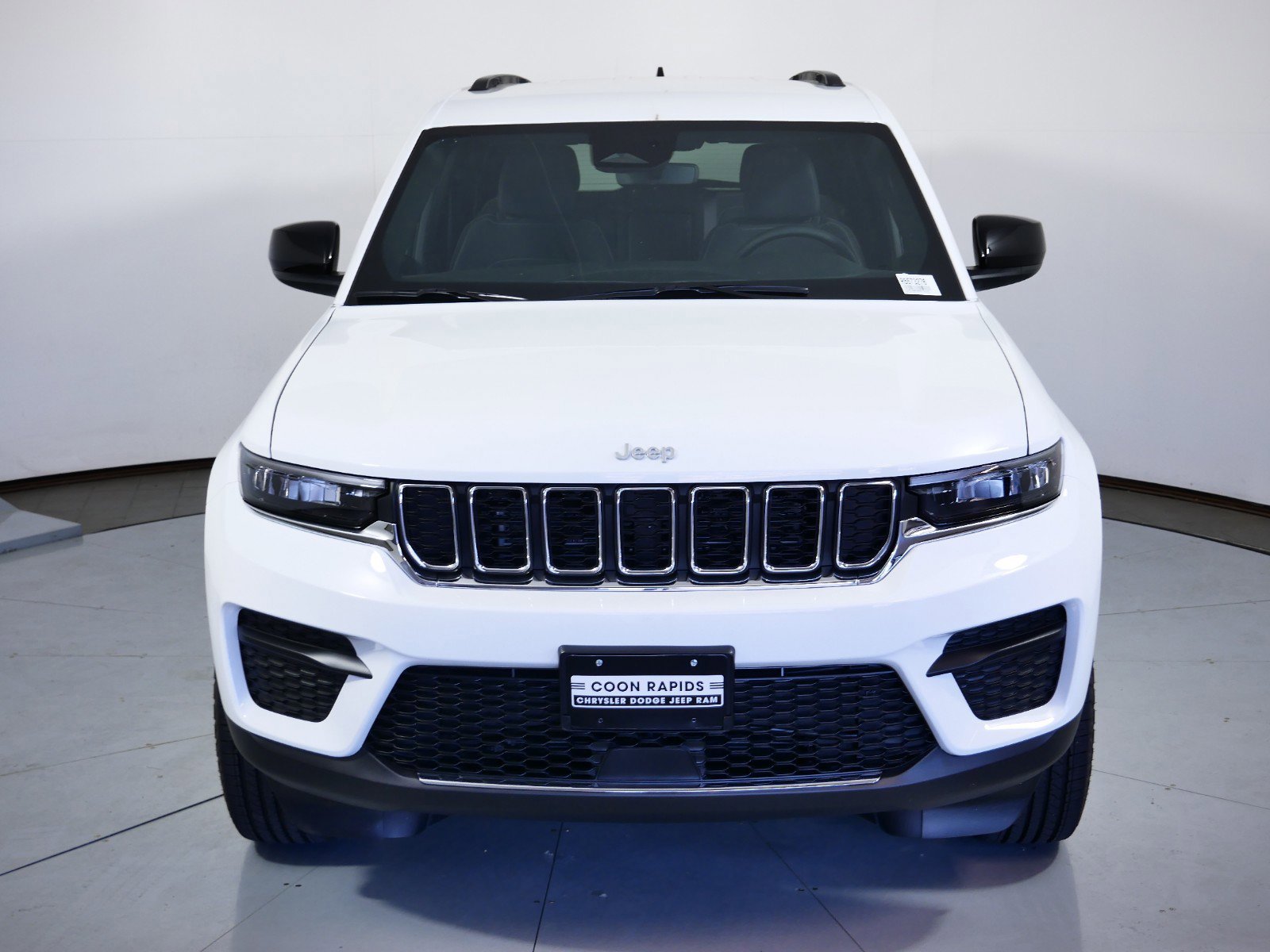 2024 Jeep Grand Cherokee Laredo 16