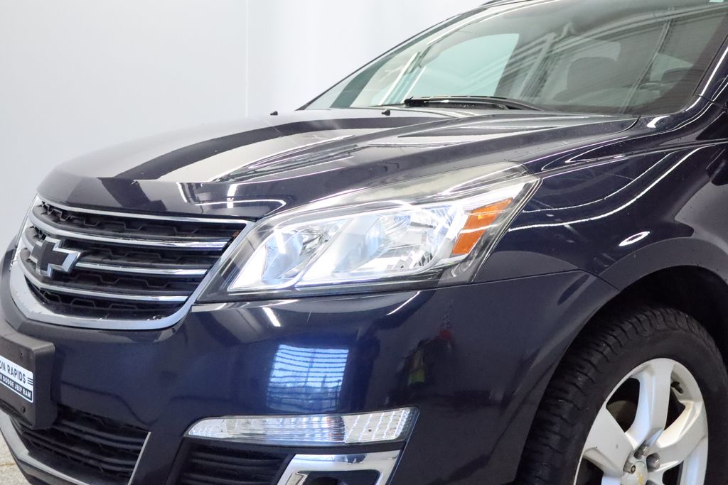 Thumbnail: 2017 Chevrolet Traverse - 10
