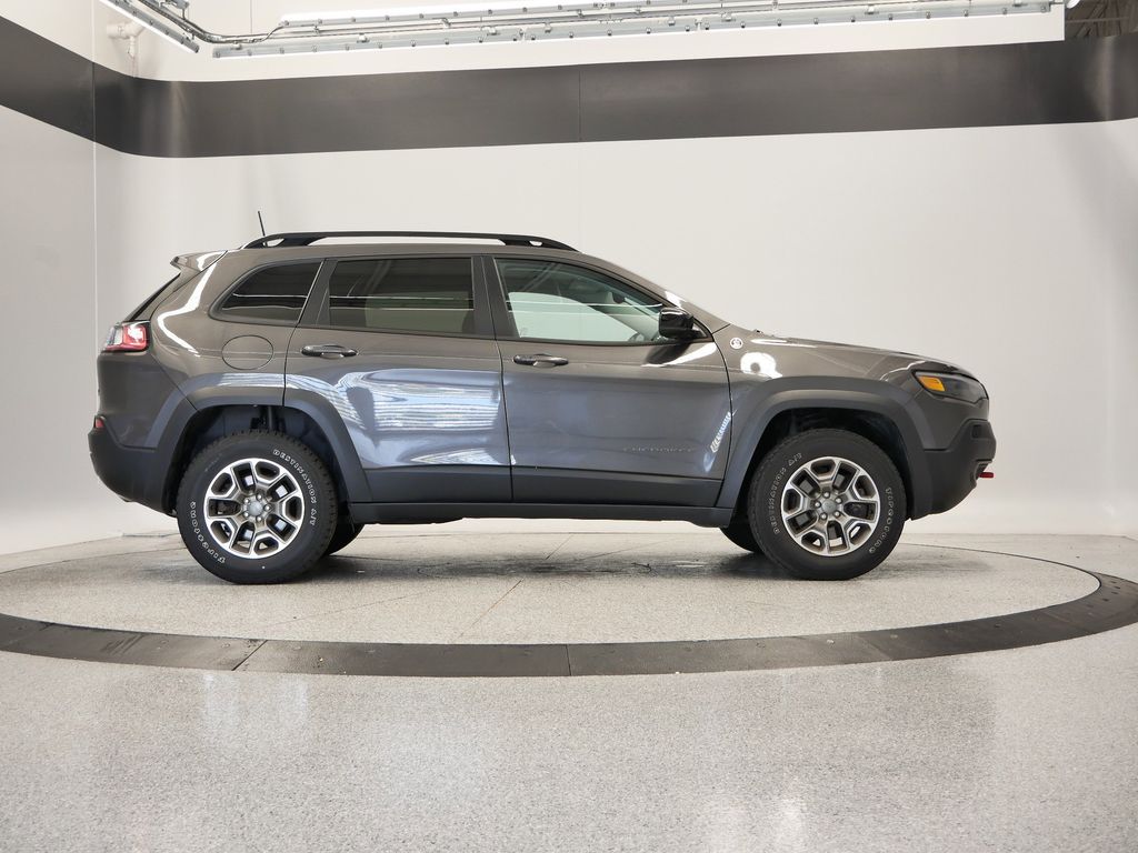 Thumbnail: 2022 Jeep Cherokee - 50