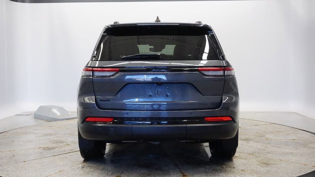 Thumbnail: 2023 Jeep Grand Cherokee - 4