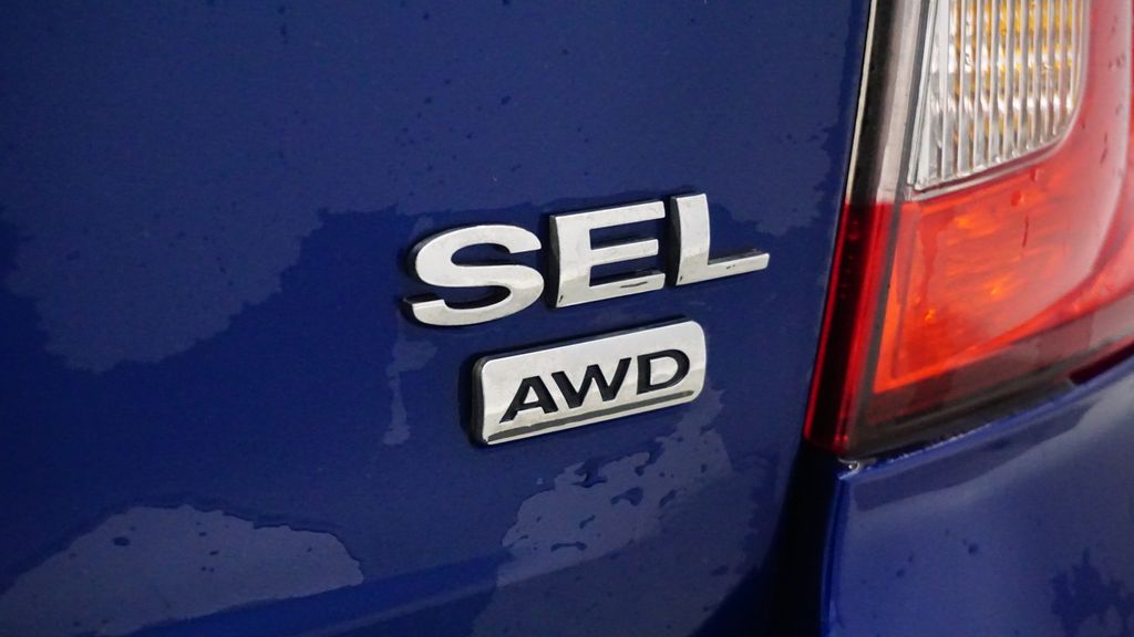 Thumbnail: 2013 Ford Edge - 12