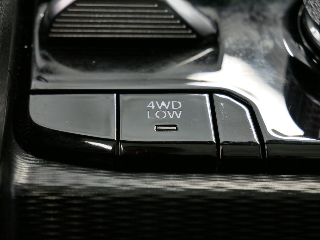 Thumbnail: 2024 Jeep Grand Cherokee - 42