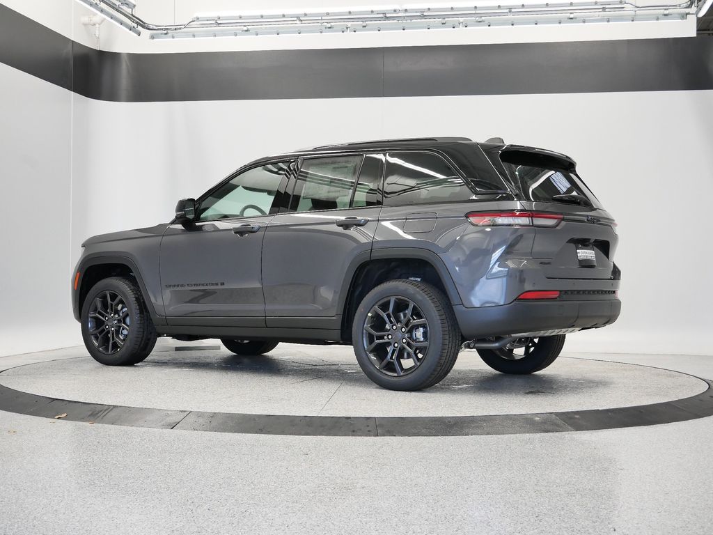 Thumbnail: 2025 Jeep Grand Cherokee - 42