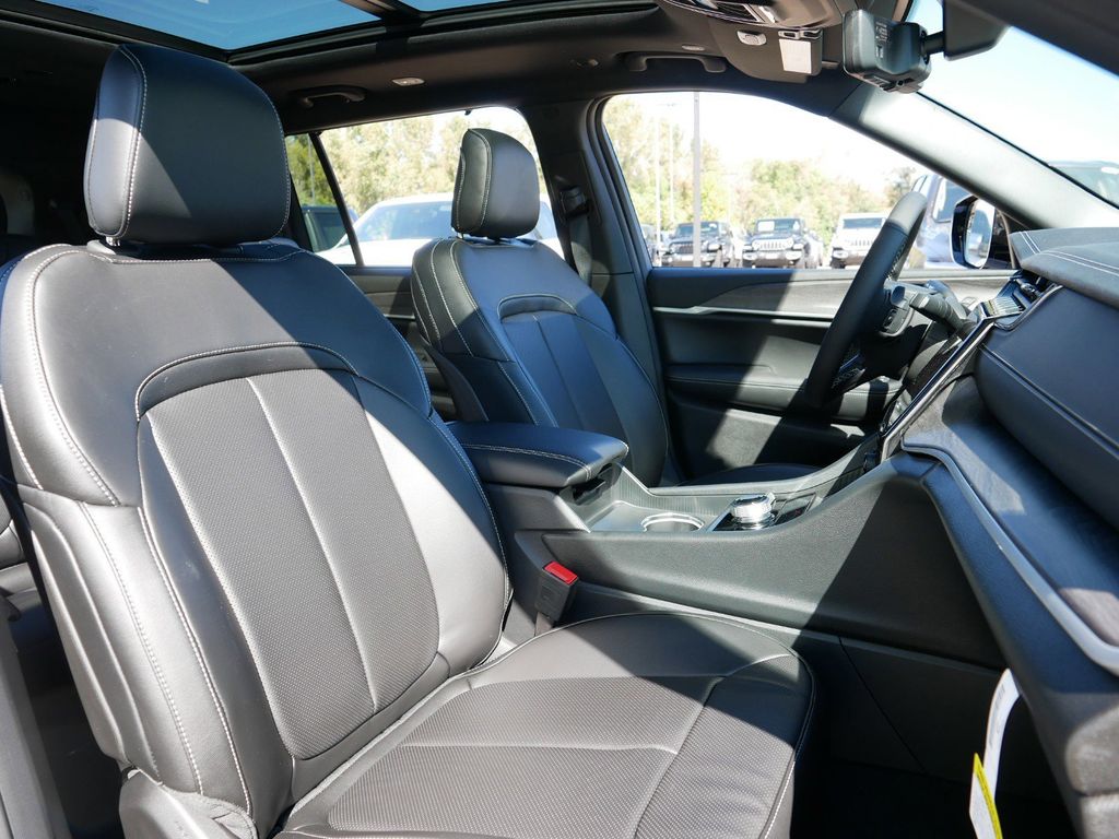 2025 Jeep Grand Cherokee L Limited Edition 25
