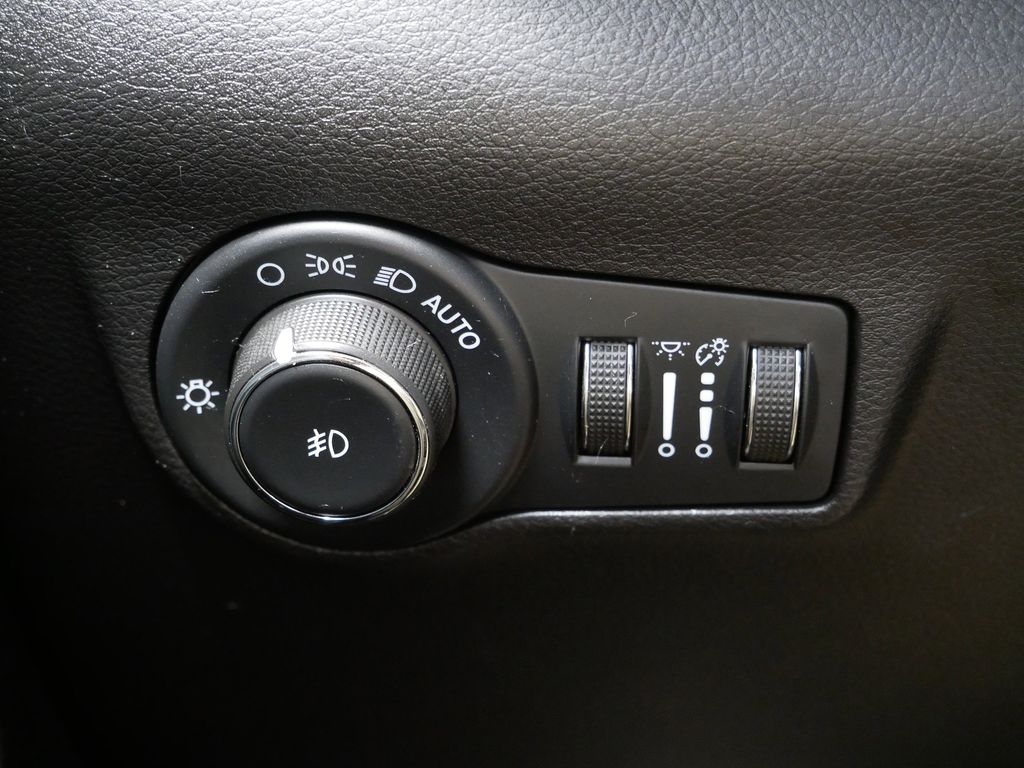 Thumbnail: 2025 Jeep Compass - 24