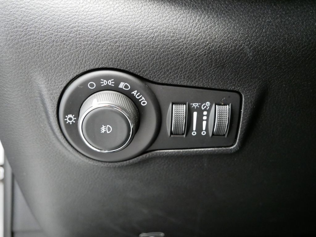 Thumbnail: 2024 Jeep Compass - 22