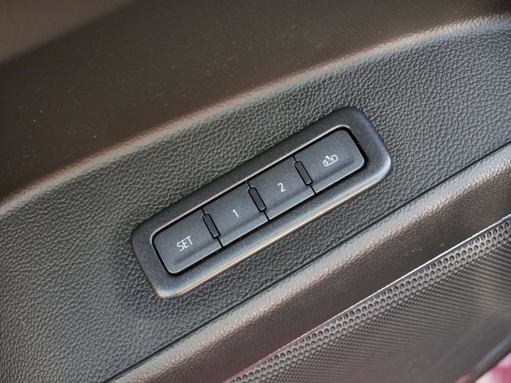 Thumbnail: 2020 Chevrolet Tahoe - 10