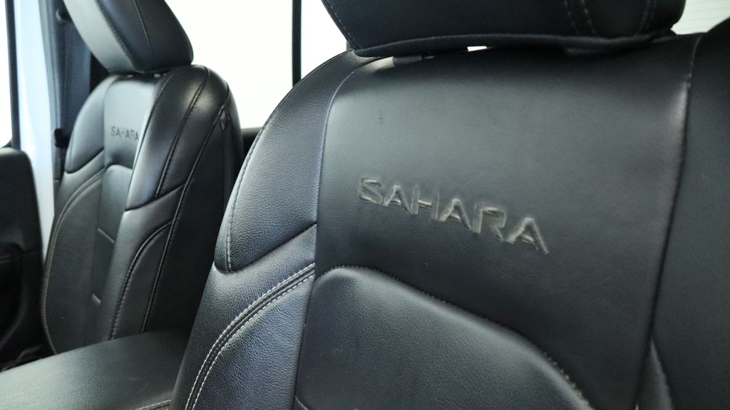 Thumbnail: 2021 Jeep Wrangler - 27