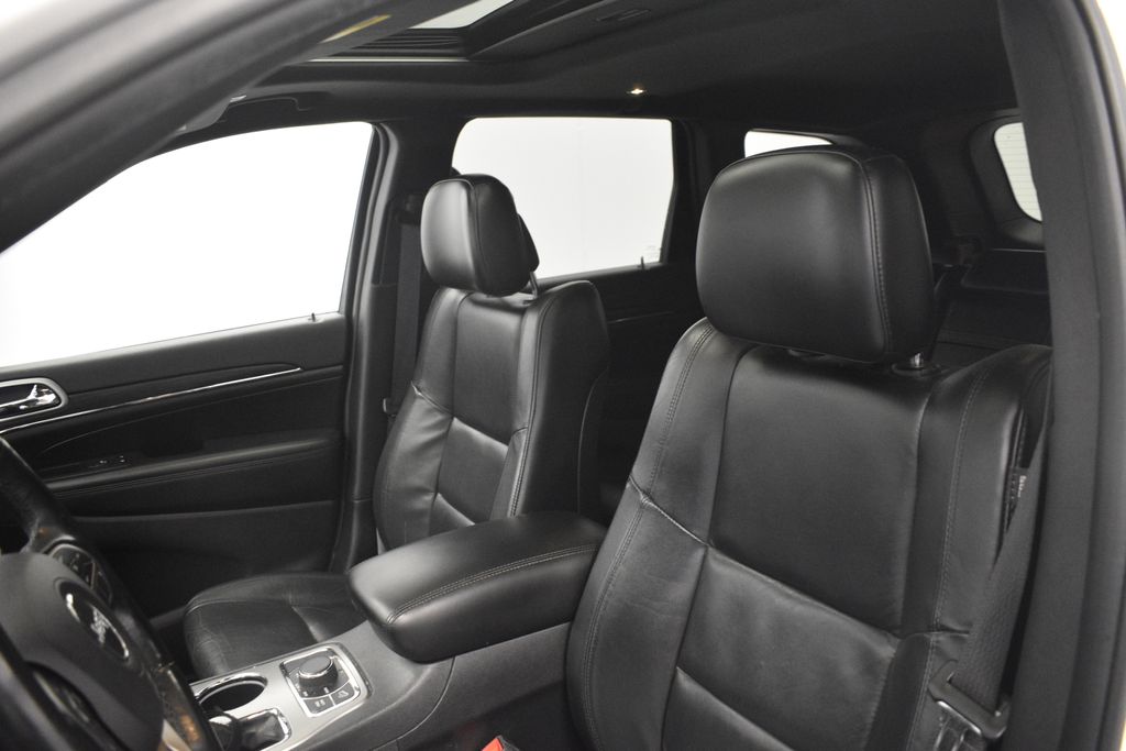 Thumbnail: 2020 Jeep Grand Cherokee - 19