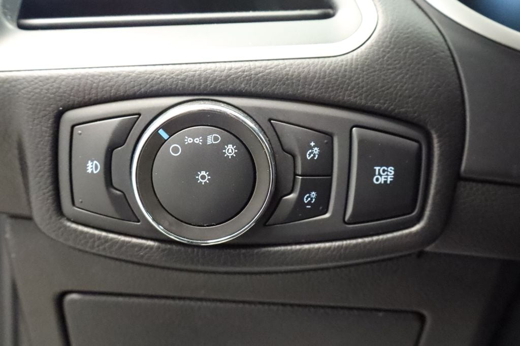 Thumbnail: 2020 Ford Edge - 30