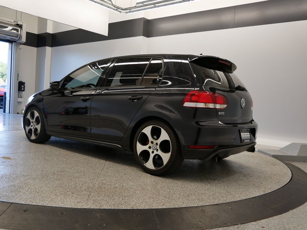 Thumbnail: 2012 Volkswagen Golf - 3