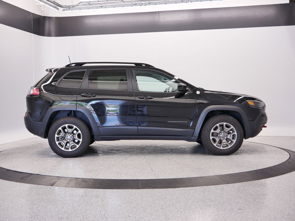 Thumbnail: 2022 Jeep Cherokee - 8