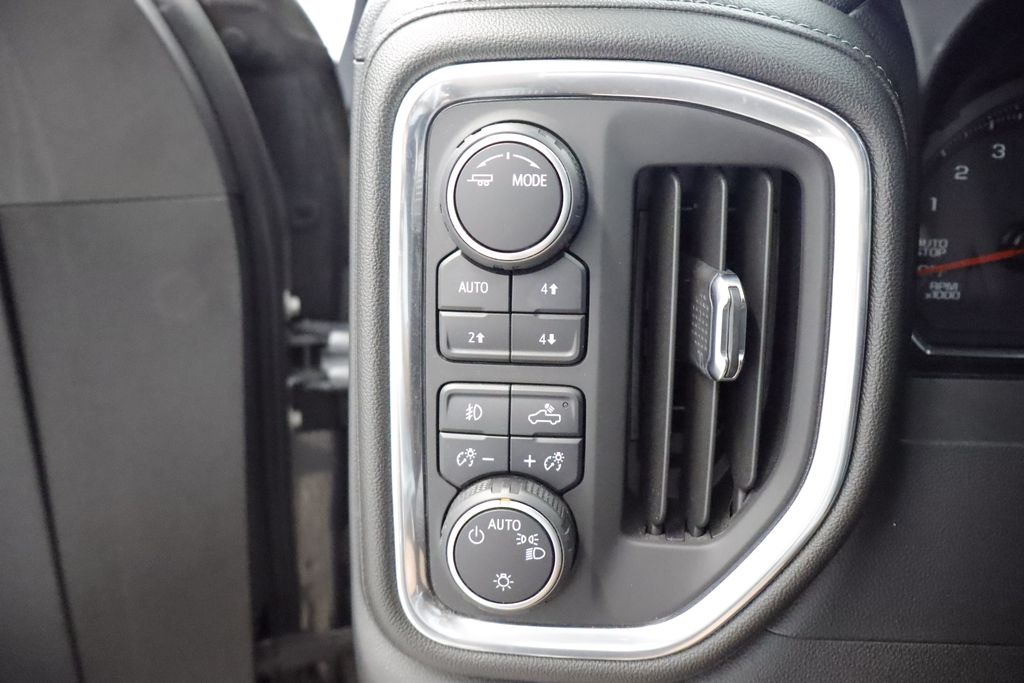 Thumbnail: 2021 Chevrolet Silverado 1500 - 23