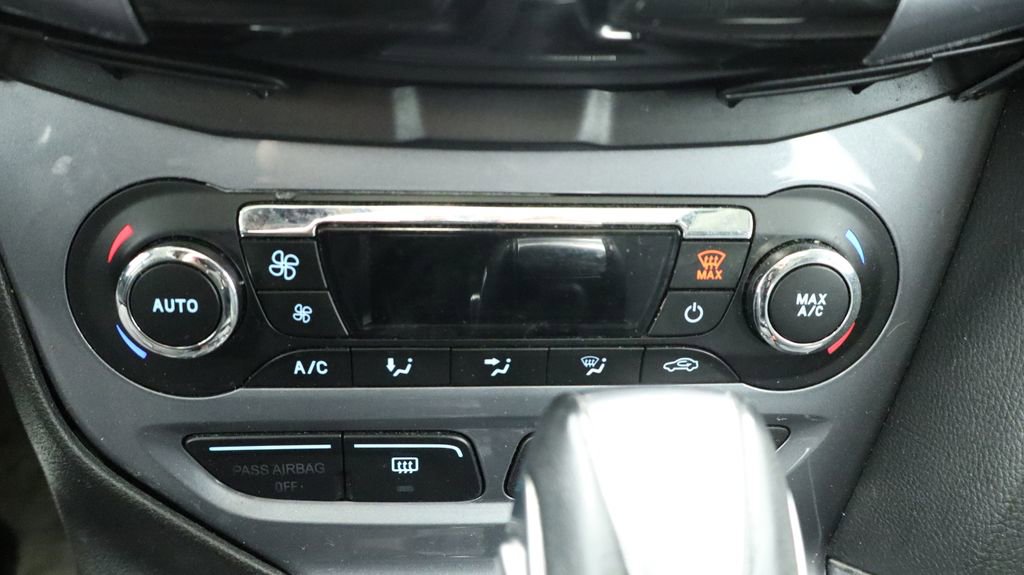 Thumbnail: 2013 Ford Focus - 36