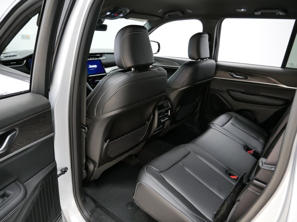 Thumbnail: 2025 Jeep Grand Cherokee - 7